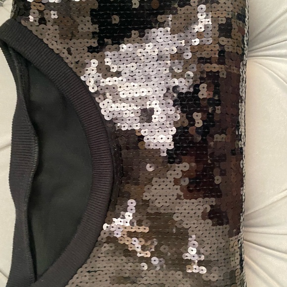 Black sequins Superman t-shirt dress! One size fits all - Picture 3 of 4